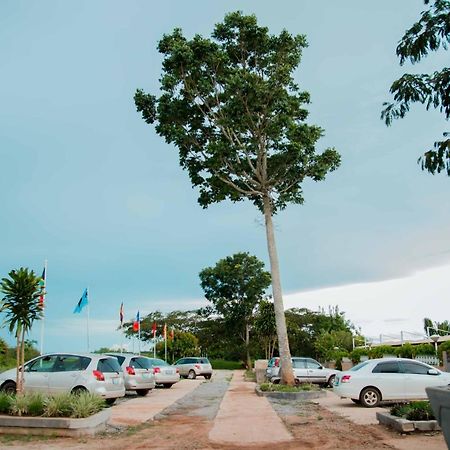 Milpark Hotel Cafumpe Exterior photo